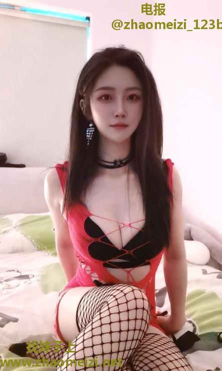 苗条纯御甜妹