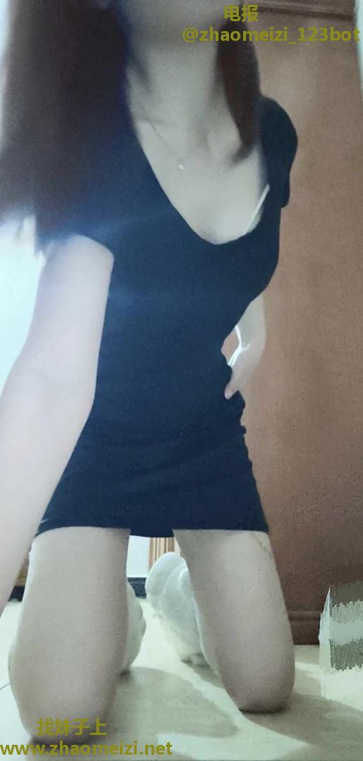 温柔很嫩的一个小妹