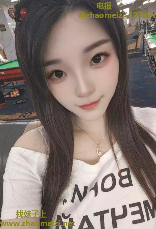 冷白皮茉莉少妇