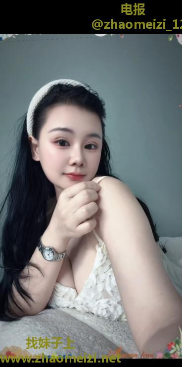 粉嫩大胸尤物
