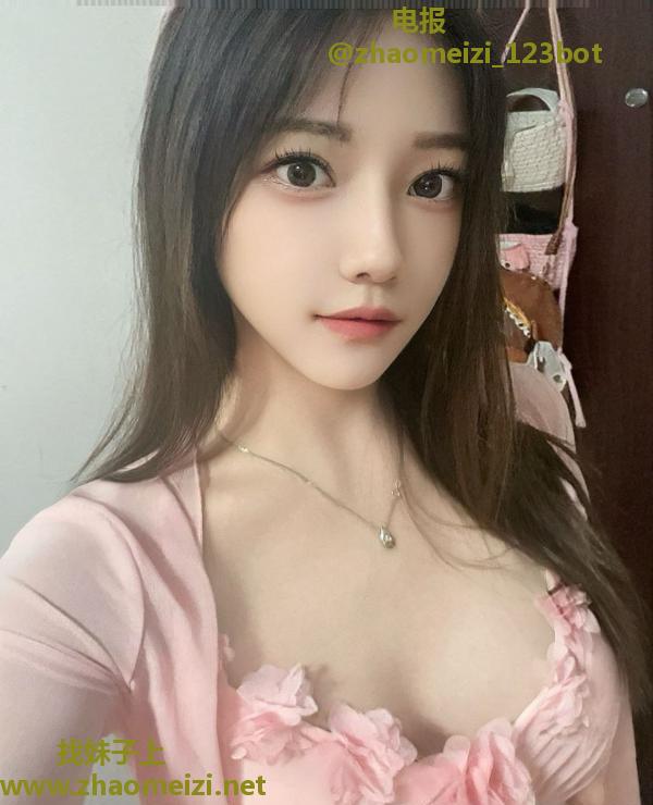 腰细臀翘风骚服务老师