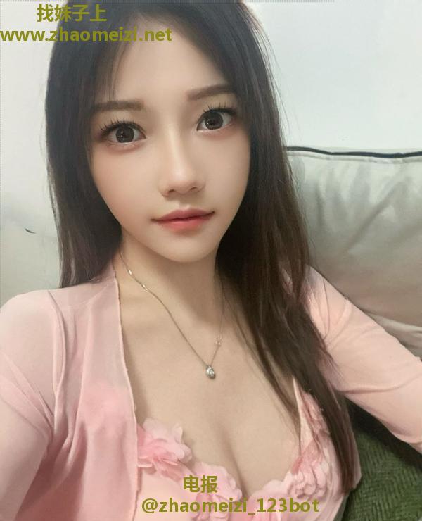 腰细臀翘风骚服务老师