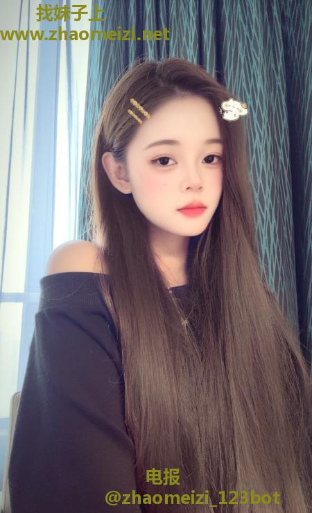 舌吻清纯嫩妹