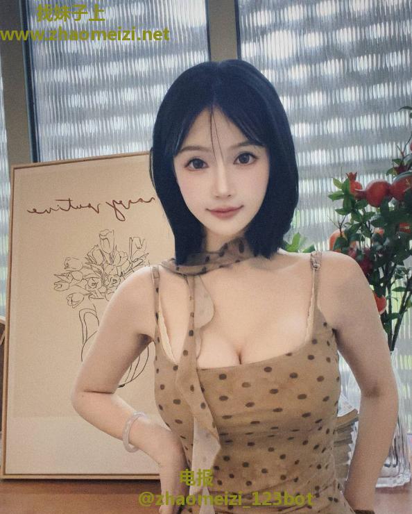颜值大奶白虎嫩妹UU