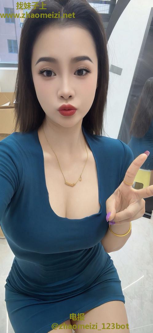 大胸奶大姐姐