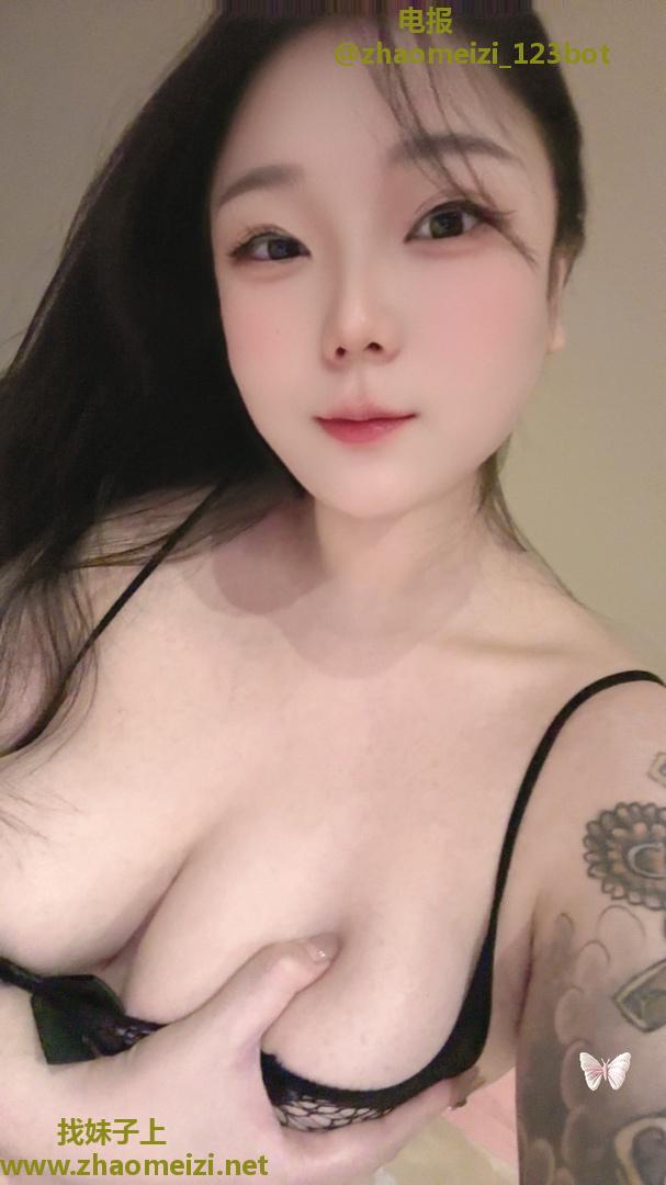 大胸美女