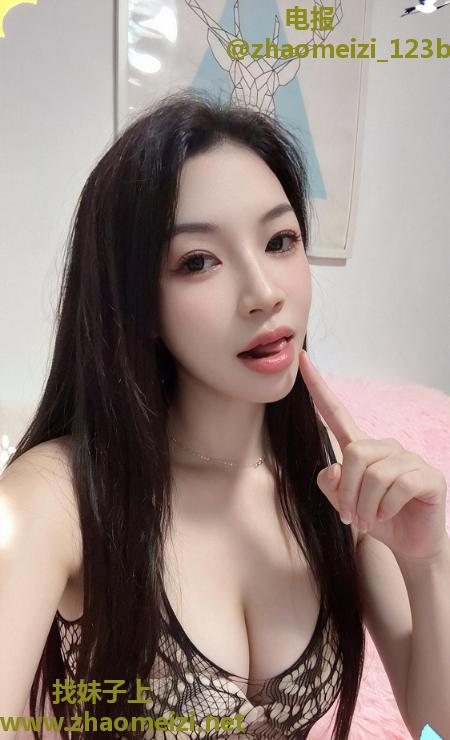 静安眼神迷离小少妇