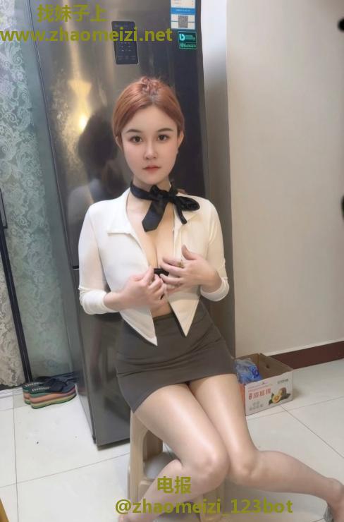 反差制服小骚货
