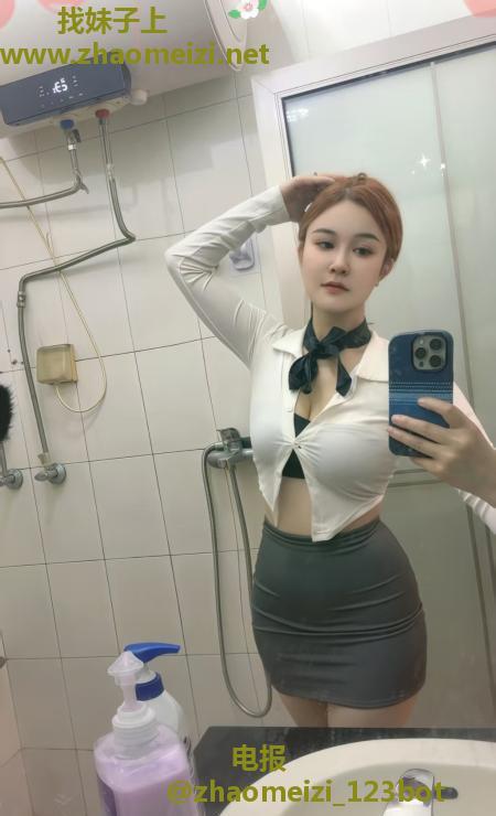 反差制服小骚货