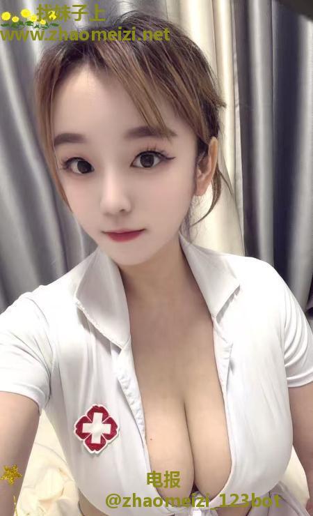 E奶大波妹子
