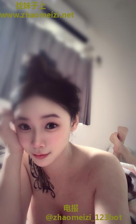 惠城舌吻反差靓御姐