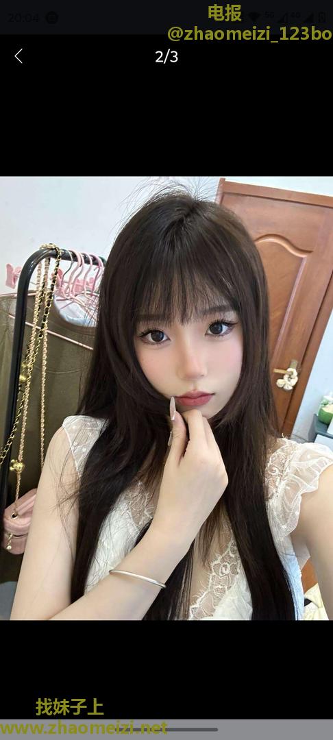 水多多逼紧风骚妹
