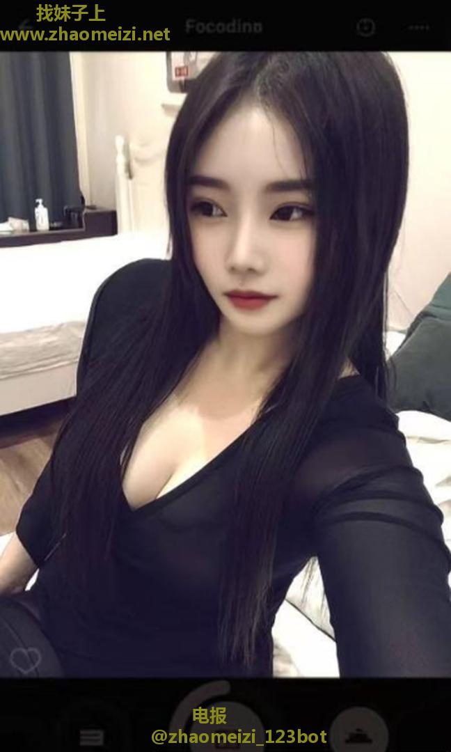 个人巨乳翘臀小骚妇