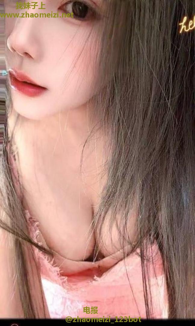 个人巨乳翘臀小骚妇