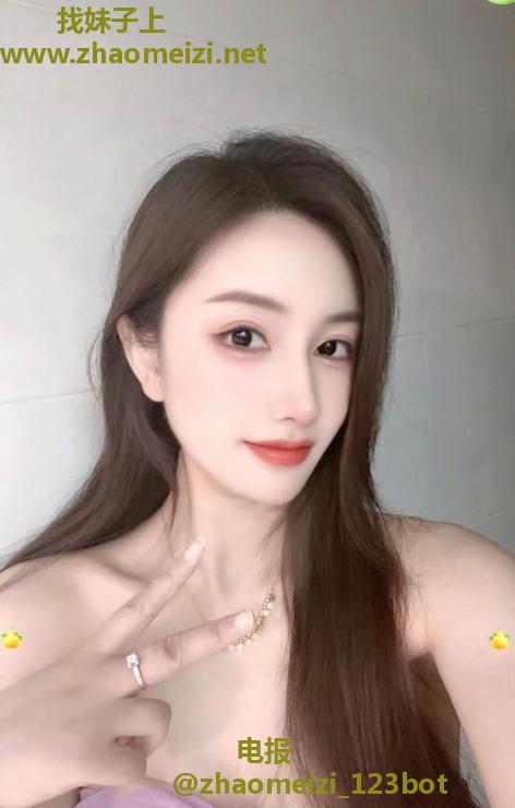 性感Selina御姐