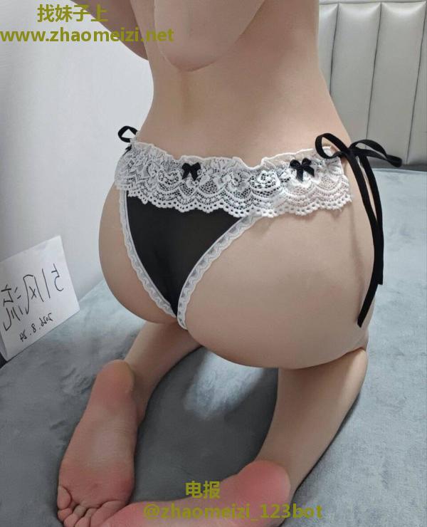 苗条大长腿学妹