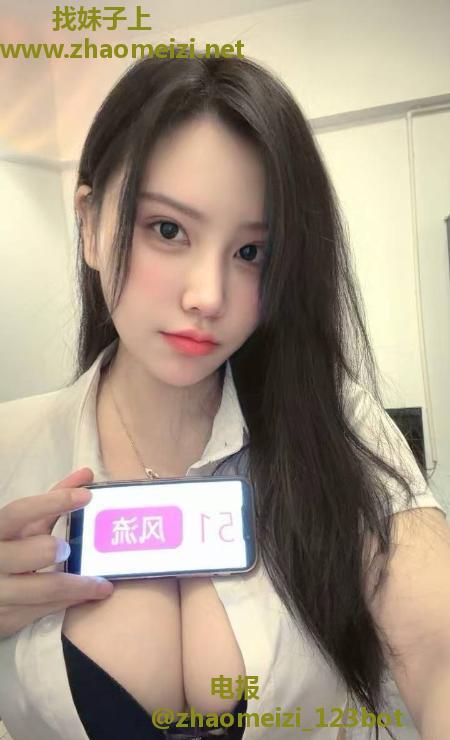 浦东大胸嫩女友