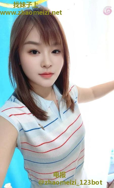 洪山性感豹纹大奶妹子