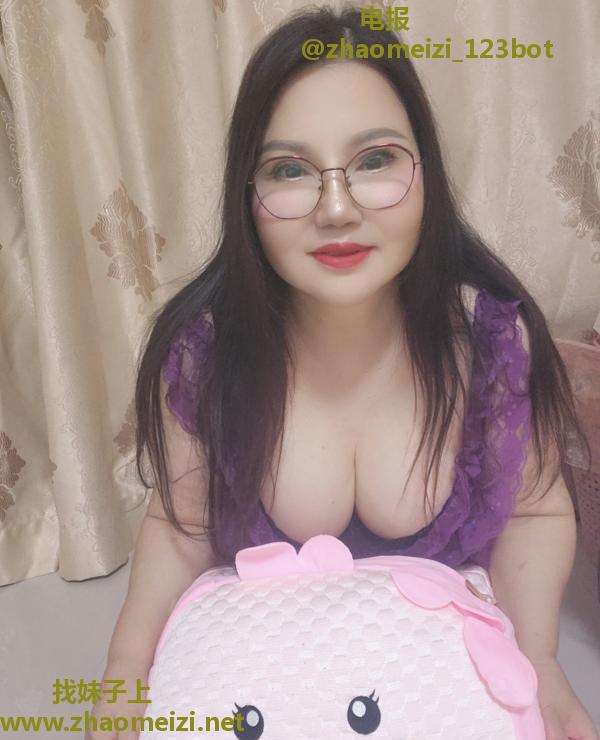 白云大胸服务控少妇