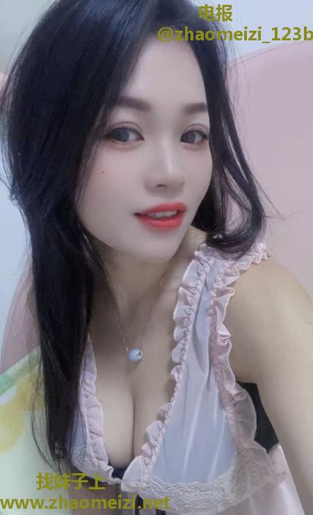 天河大胸小姐姐
