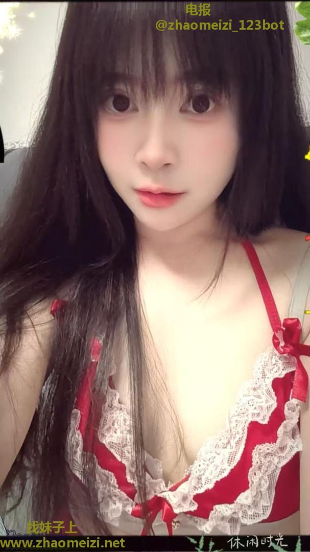 粉嫩水多小萝莉