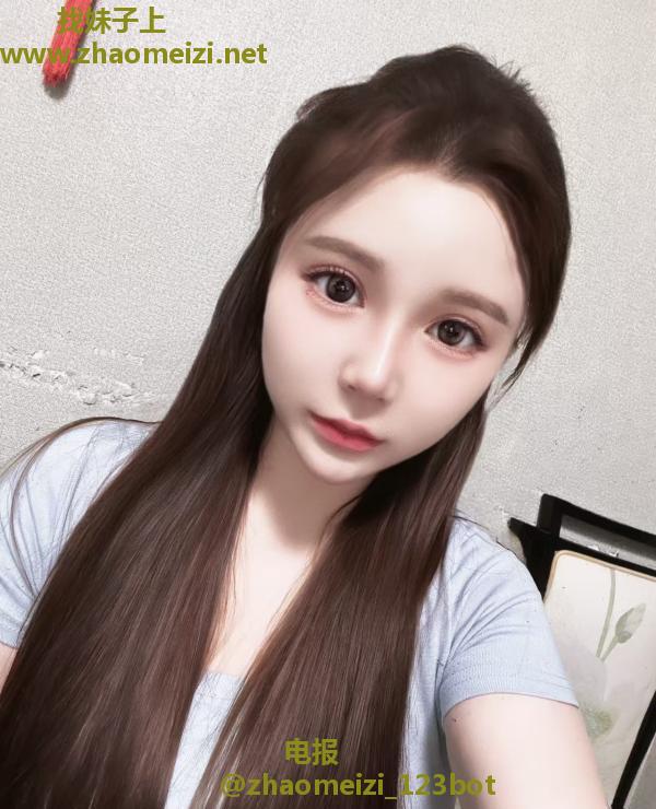 大胸夏夏小姐姐