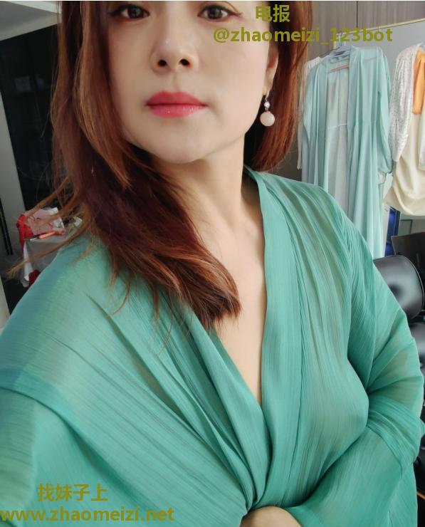 集庆门附近少妇