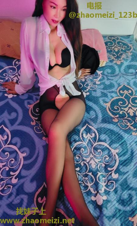黑丝妖媚姐