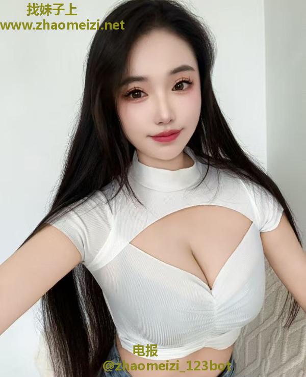 丰满巨乳奶瓶
