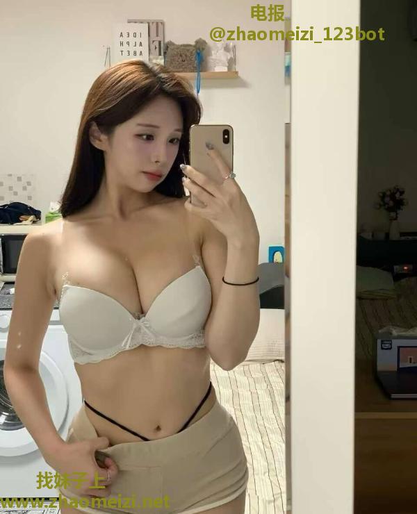 武侯健身瑜伽大奶嫩妹