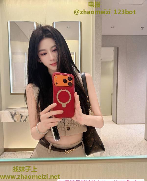 黑丝制服美足御姐cc
