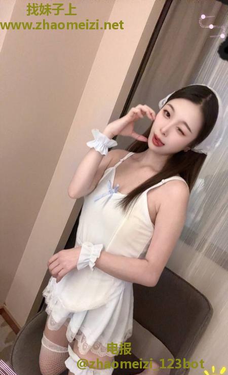 娇小呆呆萌