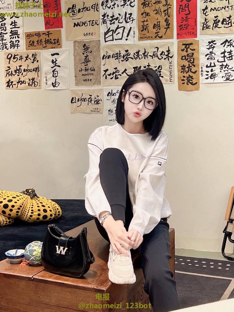 💋 气质性感肤白骚贝贝 