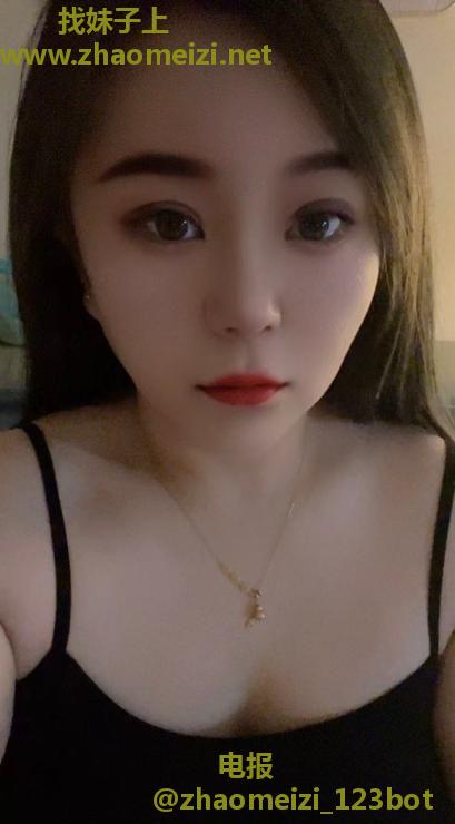 丰满肥臀兼职小少妇