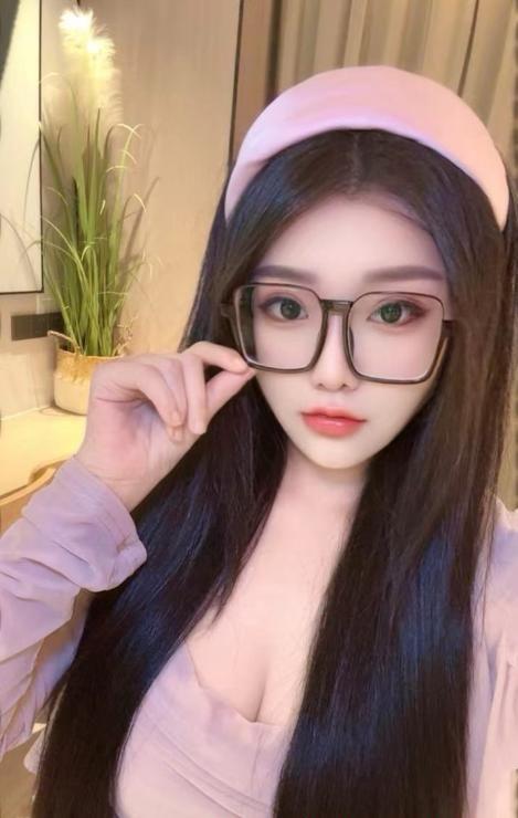 性感制服小女友