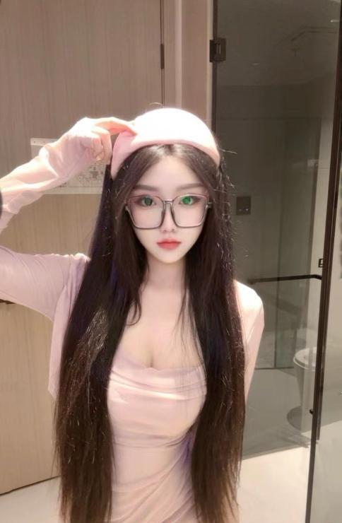 性感制服小女友