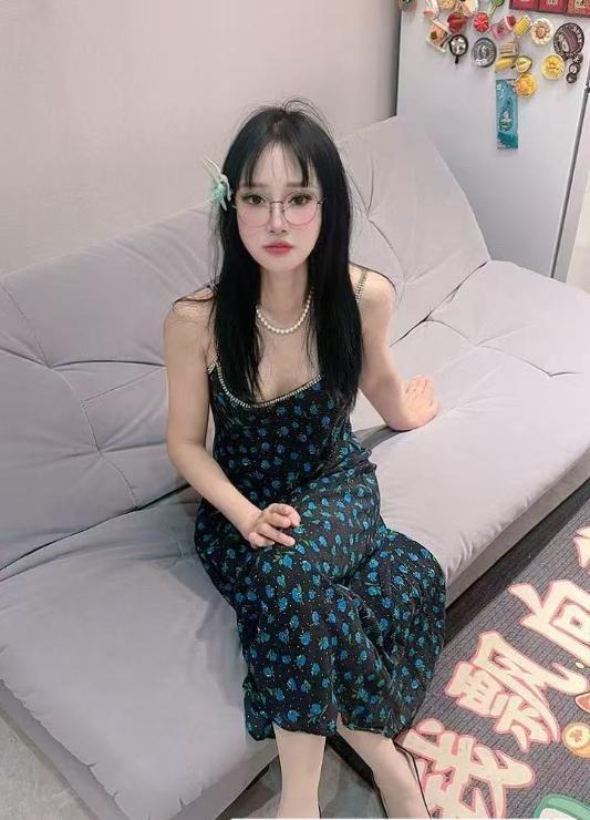 夫子庙眼镜骚妹