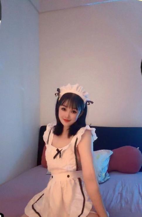 体验服务系蜜桃臀梨子