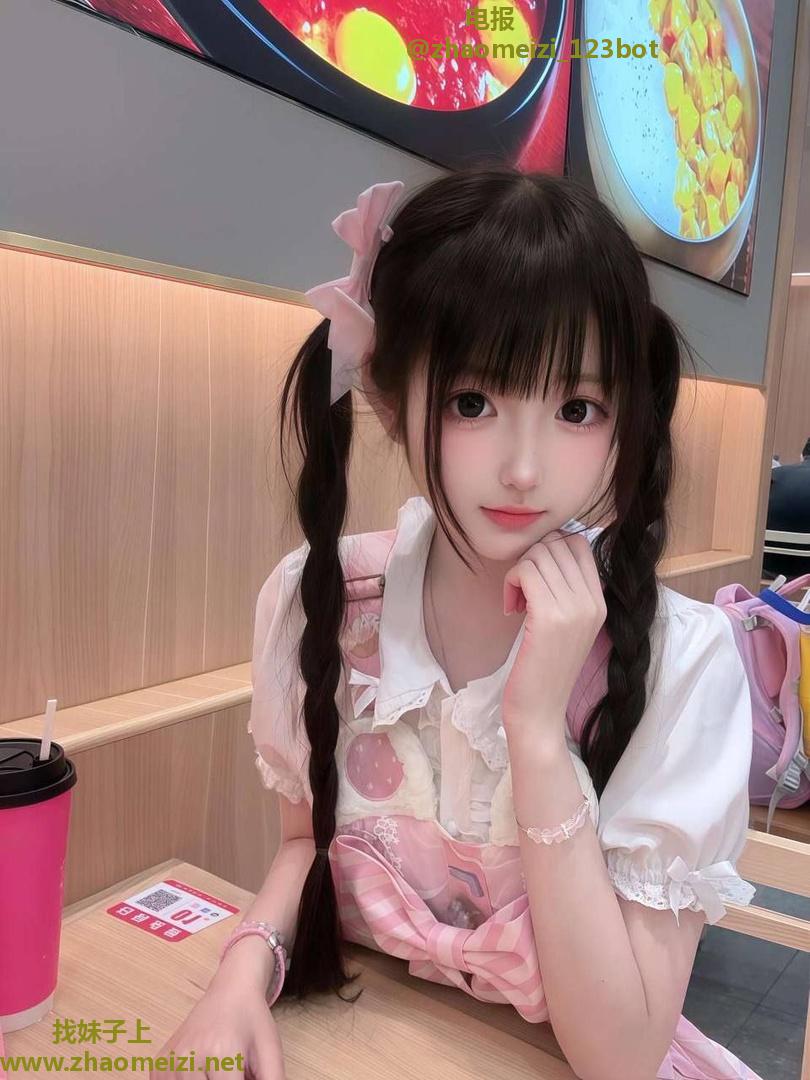 喷潮的邻家小妹 
