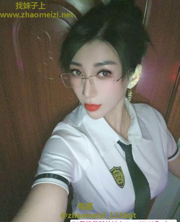 高颜性瘾淫妻花妹