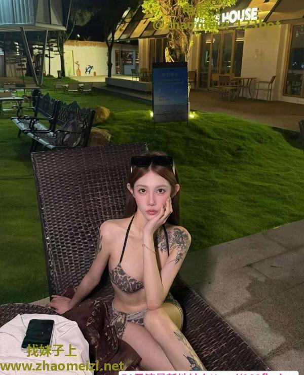 比比会喷水的纹身嫩妹