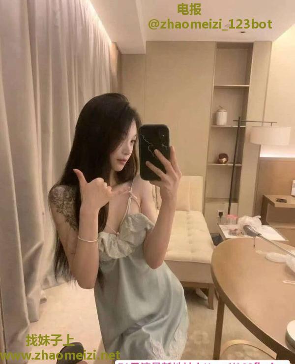 比比会喷水的纹身嫩妹