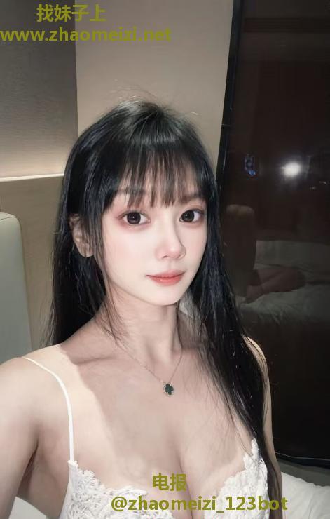 瑜伽舞蹈小姐姐
