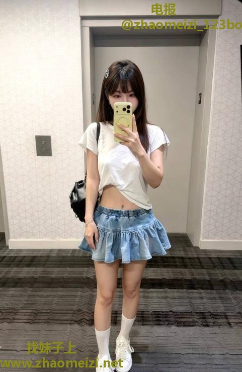 又纯又欲颜值女友老师
