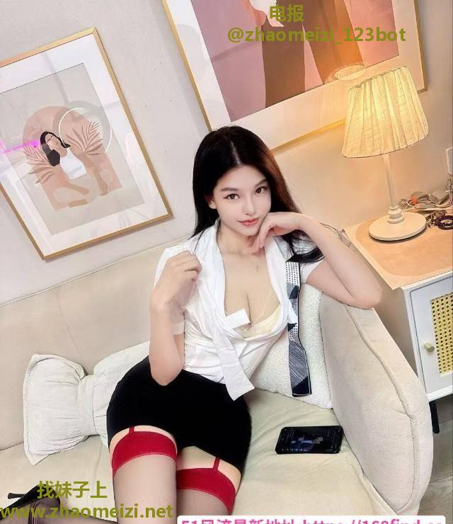 天河翘腎大奶骚货