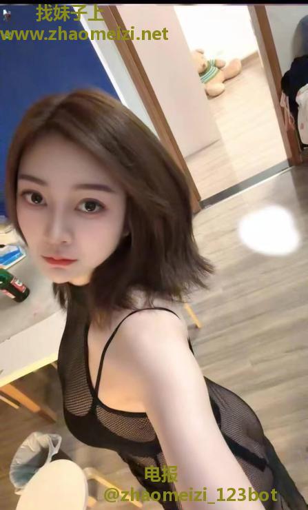 性感甜妹知知