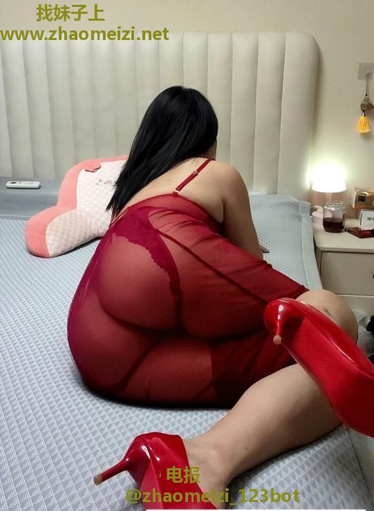后入大屁股骚妇