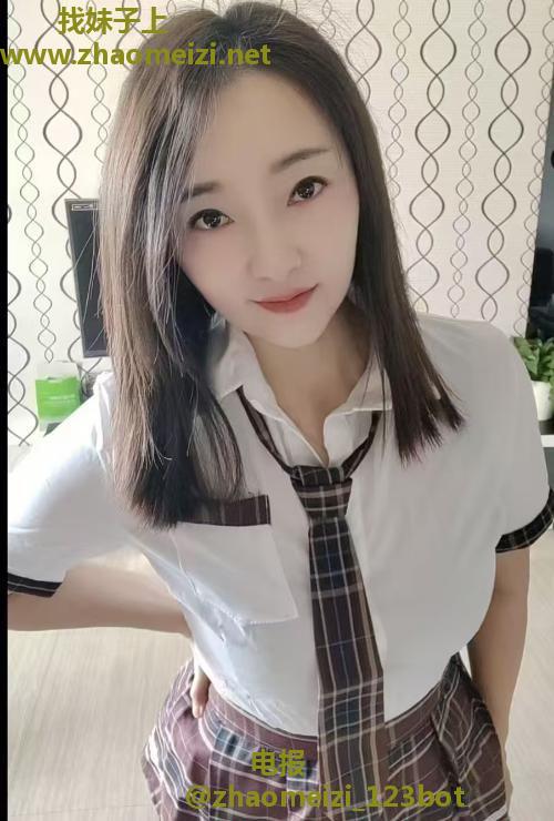 清纯服务闷骚女