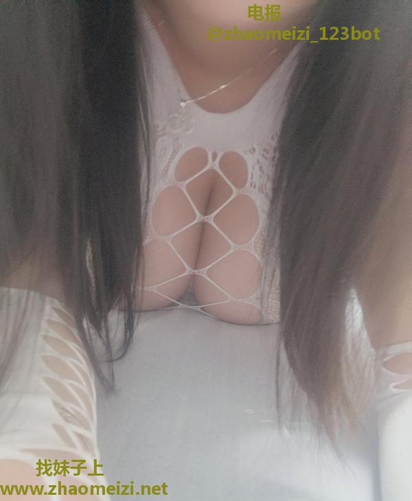 大奶勾人胖妹妹