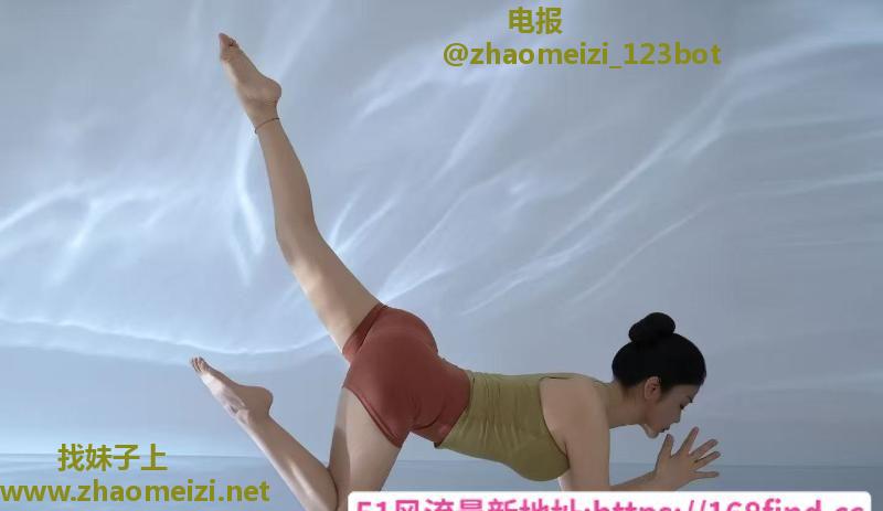 万象城瑜伽健身御姐